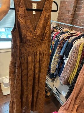 Brown Eyelet V-Neck Maxi Dress with Tiered Skirt